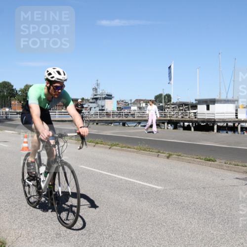 17.08.2025 - KN Förde Triathlon 2025 Yannick Fuchs http://msf.ph/oto/8617868 17.08.2025 12:52:10 Radfahren 450, 452 meine-sportfotos.de