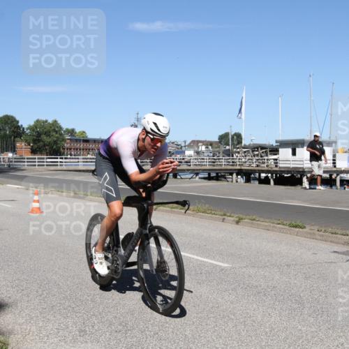 17.08.2025 - KN Förde Triathlon 2025 Yannick Fuchs http://msf.ph/oto/8618021 17.08.2025 12:54:09 Radfahren 404, 448, 467, 469 meine-sportfotos.de