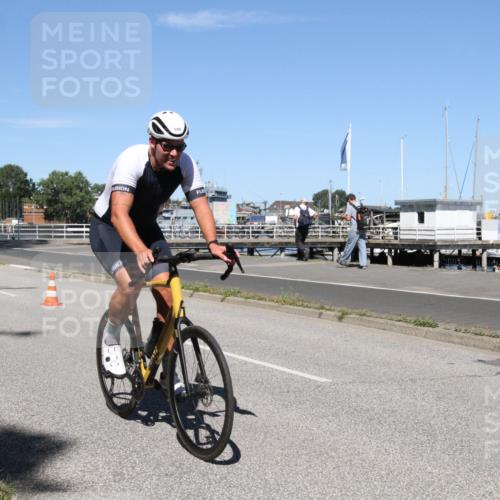17.08.2025 - KN Förde Triathlon 2025 Yannick Fuchs http://msf.ph/oto/8618279 17.08.2025 12:58:09 Radfahren 487, 500, 506, 513 meine-sportfotos.de