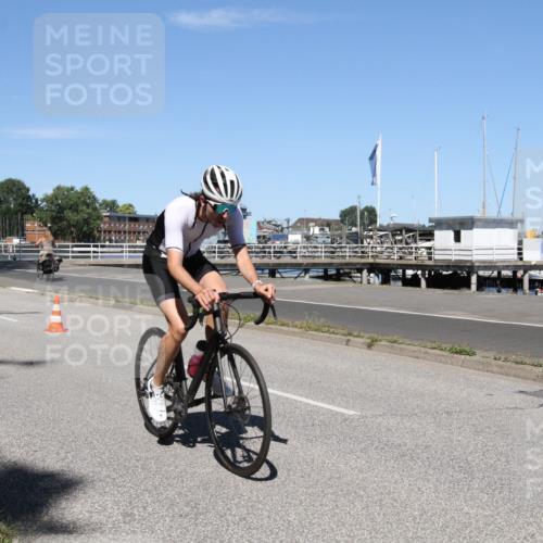 17.08.2025 - KN Förde Triathlon 2025 Yannick Fuchs http://msf.ph/oto/8618306 17.08.2025 12:58:38 Radfahren 419, 477, 480, 496 meine-sportfotos.de