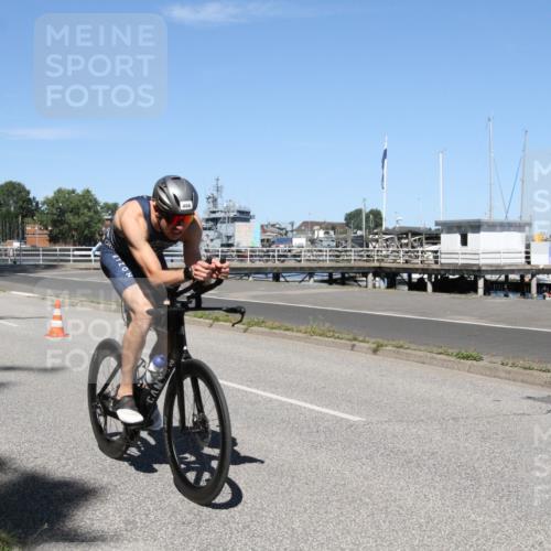 17.08.2025 - KN Förde Triathlon 2025 Yannick Fuchs http://msf.ph/oto/8618344 17.08.2025 12:59:41 Radfahren 403, 408, 433 meine-sportfotos.de