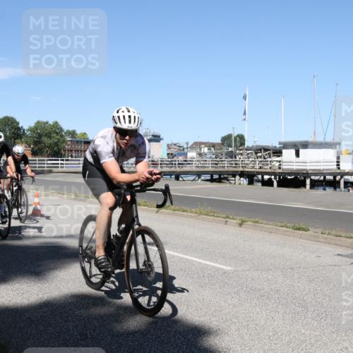 17.08.2025 - KN Förde Triathlon 2025 Yannick Fuchs http://msf.ph/oto/8619004 17.08.2025 13:13:00 Radfahren 395, 401, 402, 406, 411, 435, 446, 460, 467, 469, 509, 517, 535 meine-sportfotos.de