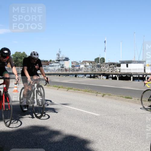 17.08.2025 - KN Förde Triathlon 2025 Yannick Fuchs http://msf.ph/oto/8619006 17.08.2025 13:13:00 Radfahren 395, 401, 402, 406, 411, 435, 446, 460, 467, 469, 509, 517, 535 meine-sportfotos.de