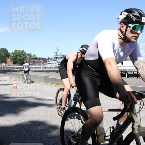 17.08.2025 - KN Förde Triathlon 2025 Yannick Fuchs http://msf.ph/oto/8619019 17.08.2025 13:13:06 Radfahren 395, 402, 411, 435, 446, 460, 461, 467, 469, 517, 520, 527, 535 meine-sportfotos.de