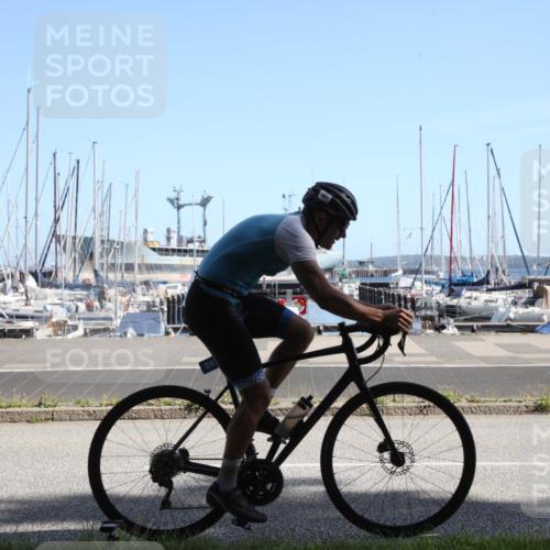 17.08.2025 - KN Förde Triathlon 2025 Yannick Fuchs http://msf.ph/oto/8619066 17.08.2025 11:08:04 Radfahren 297, 299 meine-sportfotos.de