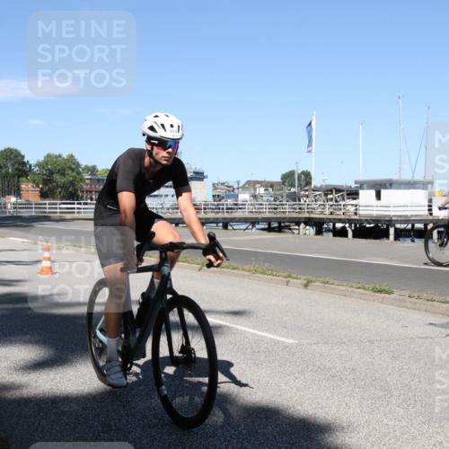 17.08.2025 - KN Förde Triathlon 2025 Yannick Fuchs http://msf.ph/oto/8619198 17.08.2025 13:16:57 Radfahren 436, 498, 513 meine-sportfotos.de