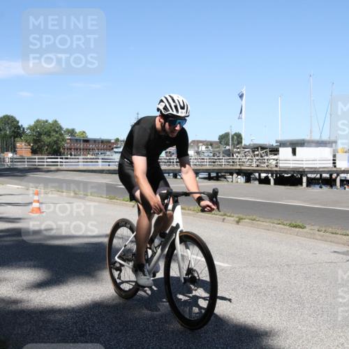 17.08.2025 - KN Förde Triathlon 2025 Yannick Fuchs http://msf.ph/oto/8619245 17.08.2025 13:17:50 Radfahren 357, 397, 421, 427, 433, 462, 482, 532 meine-sportfotos.de