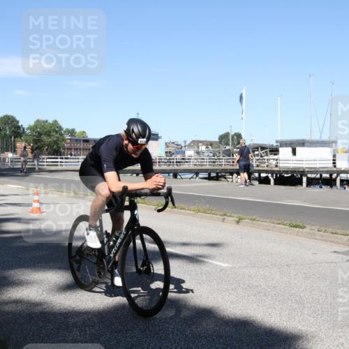 17.08.2025 - KN Förde Triathlon 2025 Yannick Fuchs http://msf.ph/oto/8619340 17.08.2025 13:19:59 Radfahren 424, 504, 519 meine-sportfotos.de