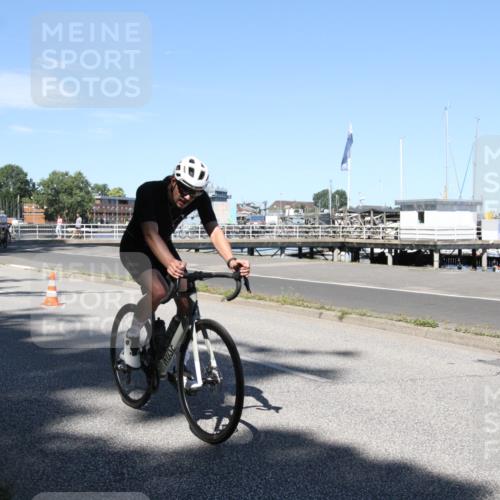 17.08.2025 - KN Förde Triathlon 2025 Yannick Fuchs http://msf.ph/oto/8619467 17.08.2025 13:22:49 Radfahren 410, 510, 517, 528 meine-sportfotos.de