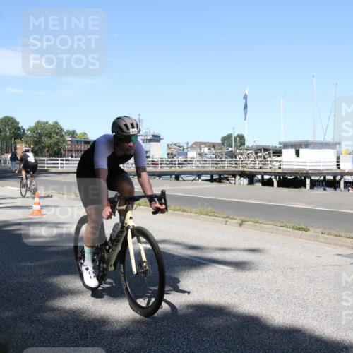 17.08.2025 - KN Förde Triathlon 2025 Yannick Fuchs http://msf.ph/oto/8619496 17.08.2025 13:23:45 Radfahren 395, 432, 475, 493, 535, 549 meine-sportfotos.de