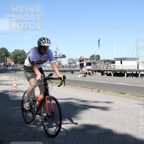 17.08.2025 - KN Förde Triathlon 2025 Yannick Fuchs http://msf.ph/oto/8619531 17.08.2025 13:24:58 Radfahren 452, 469 meine-sportfotos.de
