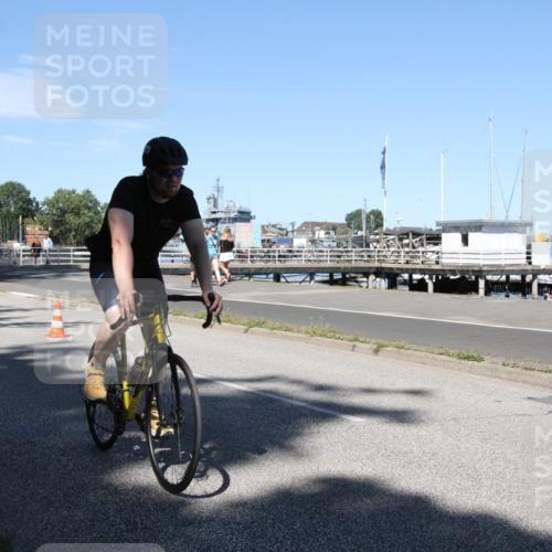 17.08.2025 - KN Förde Triathlon 2025 Yannick Fuchs http://msf.ph/oto/8619536 17.08.2025 13:25:03 Radfahren 435, 452, 469, 470, 481, 513, 533, 539, 547 meine-sportfotos.de