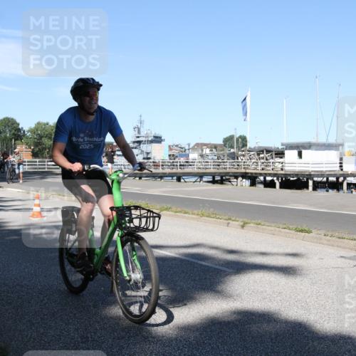 17.08.2025 - KN Förde Triathlon 2025 Yannick Fuchs http://msf.ph/oto/8619638 17.08.2025 13:27:27 Radfahren 490, 492 meine-sportfotos.de