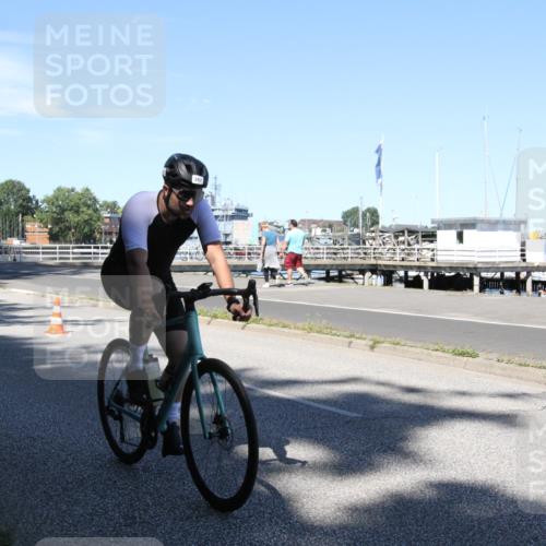 17.08.2025 - KN Förde Triathlon 2025 Yannick Fuchs http://msf.ph/oto/8619733 17.08.2025 13:31:01 Radfahren 357, 477, 495, 502, 546 meine-sportfotos.de