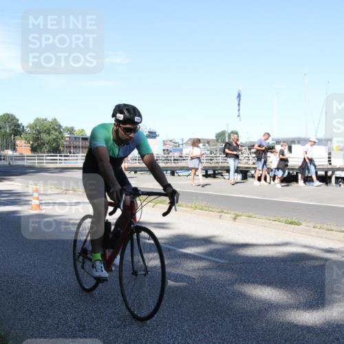 17.08.2025 - KN Förde Triathlon 2025 Yannick Fuchs http://msf.ph/oto/8619848 17.08.2025 13:37:38 Radfahren 533, 547 meine-sportfotos.de