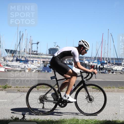 17.08.2025 - KN Förde Triathlon 2025 Yannick Fuchs http://msf.ph/oto/8620691 17.08.2025 12:49:18 Radfahren 419, 422 meine-sportfotos.de
