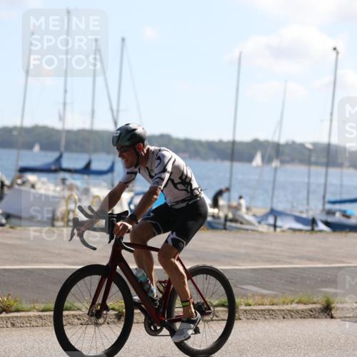 17.08.2025 - KN Förde Triathlon 2025 Yannick Fuchs http://msf.ph/oto/8622130 17.08.2025 11:06:25 Radfahren 297, 299 meine-sportfotos.de