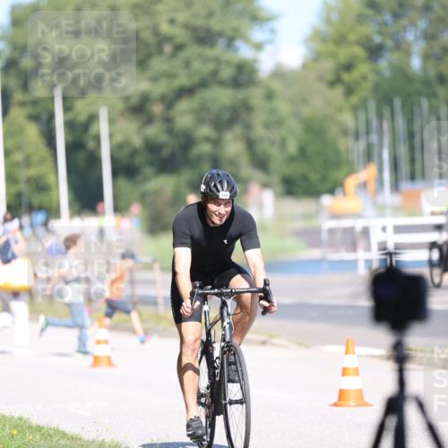 17.08.2025 - KN Förde Triathlon 2025 Yannick Fuchs http://msf.ph/oto/8622235 17.08.2025 11:08:07 Radfahren 299, 302, 309, 340, 297 meine-sportfotos.de