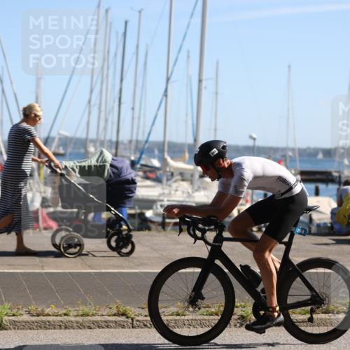 17.08.2025 - KN Förde Triathlon 2025 Yannick Fuchs http://msf.ph/oto/8622339 17.08.2025 11:09:04 Radfahren 264, 268, 390, 601, 643 meine-sportfotos.de