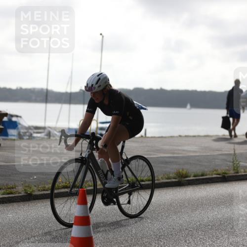 17.08.2025 - KN Förde Triathlon 2025 Yannick Fuchs http://msf.ph/oto/8622534 17.08.2025 09:49:35 Radfahren 110, 140, 153, 158, 179, 185, 240, 241, 153, 158, 173, 181, 185, 240 meine-sportfotos.de
