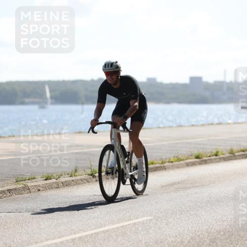 17.08.2025 - KN Förde Triathlon 2025 Yannick Fuchs http://msf.ph/oto/8623030 17.08.2025 11:12:57 Radfahren 263, 267, 339, 348, 351, 372, 610, 611, 349, 360, 606 meine-sportfotos.de