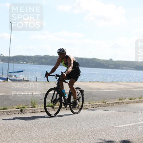 17.08.2025 - KN Förde Triathlon 2025 Yannick Fuchs http://msf.ph/oto/8623101 17.08.2025 11:13:24 Radfahren 287, 329, 330, 345, 353, 362, 374, 377, 380, 613, 619, 625, 638, 272, 330, 341, 621 meine-sportfotos.de