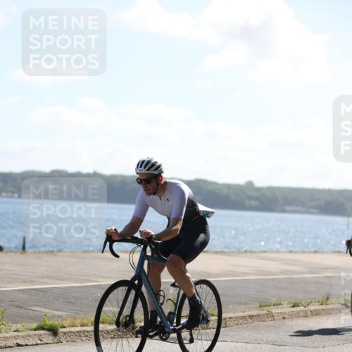 17.08.2025 - KN Förde Triathlon 2025 Yannick Fuchs http://msf.ph/oto/8623312 17.08.2025 11:14:41 Radfahren 296, 303, 328, 352, 361, 372, 606, 610, 263, 306, 349, 389 meine-sportfotos.de