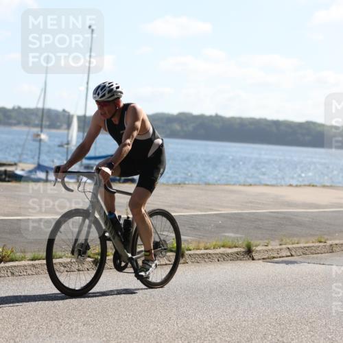 17.08.2025 - KN Förde Triathlon 2025 Yannick Fuchs http://msf.ph/oto/8623316 17.08.2025 11:14:41 Radfahren 296, 303, 328, 352, 361, 372, 606, 610, 263, 306, 349, 389 meine-sportfotos.de