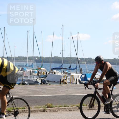 17.08.2025 - KN Förde Triathlon 2025 Yannick Fuchs http://msf.ph/oto/8623566 17.08.2025 11:16:08 Radfahren 266, 296, 310, 328, 335, 344, 368, 618, 626, 628, 285, 288, 306, 389, 630 meine-sportfotos.de