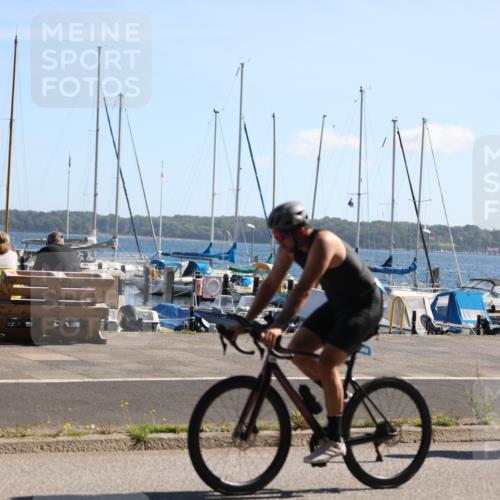 17.08.2025 - KN Förde Triathlon 2025 Yannick Fuchs http://msf.ph/oto/8623568 17.08.2025 11:16:09 Radfahren 266, 296, 310, 328, 335, 344, 368, 618, 626, 628, 285, 288, 306, 389, 630 meine-sportfotos.de
