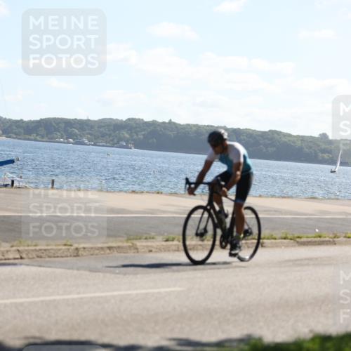 17.08.2025 - KN Förde Triathlon 2025 Yannick Fuchs http://msf.ph/oto/8623611 17.08.2025 11:16:28 Radfahren 297, 361, 632, 642, 303 meine-sportfotos.de