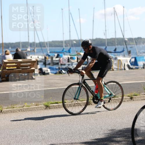17.08.2025 - KN Förde Triathlon 2025 Yannick Fuchs http://msf.ph/oto/8623896 17.08.2025 11:19:48 Radfahren 270, 278, 279, 302, 320, 340, 385, 390, 615, 269, 270, 302, 325, 331 meine-sportfotos.de