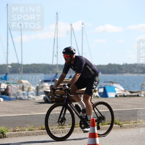17.08.2025 - KN Förde Triathlon 2025 Yannick Fuchs http://msf.ph/oto/8624075 17.08.2025 11:24:17 Radfahren 263, 271, 329, 345, 350, 354, 642, 288, 345, 353, 614, 619 meine-sportfotos.de