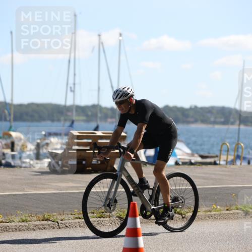 17.08.2025 - KN Förde Triathlon 2025 Yannick Fuchs http://msf.ph/oto/8624082 17.08.2025 11:24:20 Radfahren 263, 271, 329, 350, 352, 354, 380, 642, 345, 642 meine-sportfotos.de