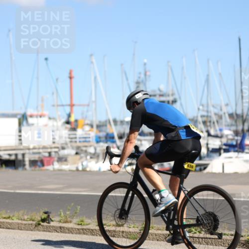 17.08.2025 - KN Förde Triathlon 2025 Yannick Fuchs http://msf.ph/oto/8624165 17.08.2025 11:25:35 Radfahren 288, 296, 307, 349, 372, 610, 617, 630, 632, 633, 261, 285, 295, 330, 377, 629, 632 meine-sportfotos.de