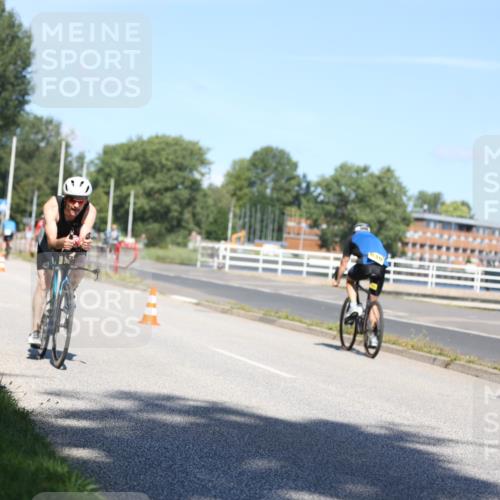 17.08.2025 - KN Förde Triathlon 2025 Yannick Fuchs http://msf.ph/oto/8624168 17.08.2025 11:25:36 Radfahren 288, 296, 307, 349, 372, 610, 617, 630, 633, 261, 285, 295, 377, 617, 629, 630, 632 meine-sportfotos.de