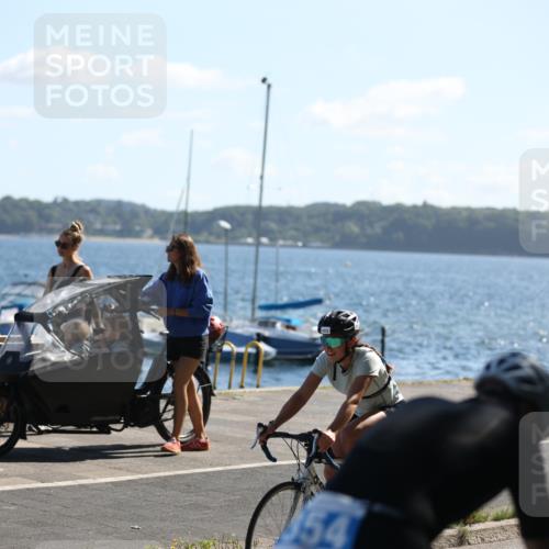17.08.2025 - KN Förde Triathlon 2025 Yannick Fuchs http://msf.ph/oto/8624227 17.08.2025 11:26:03 Radfahren 354, 382, 618, 623, 624, 627, 310, 345, 361, 368, 612, 614, 619 meine-sportfotos.de