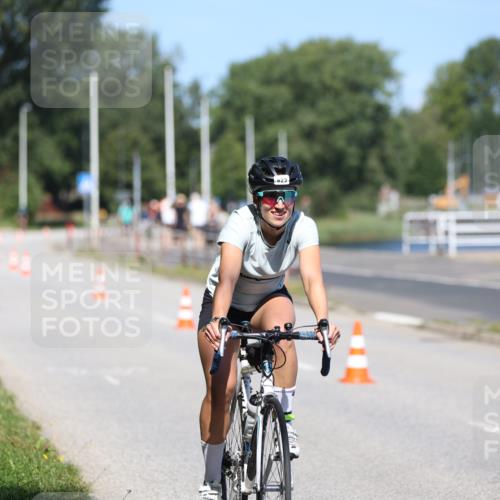 17.08.2025 - KN Förde Triathlon 2025 Yannick Fuchs http://msf.ph/oto/8624285 17.08.2025 11:27:44 Radfahren 268, 299, 319, 361, 382, 615, 618, 623, 624, 628, 332, 361, 608, 636 meine-sportfotos.de