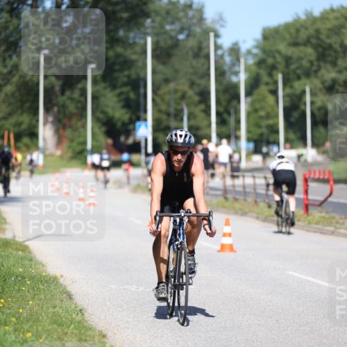 17.08.2025 - KN Förde Triathlon 2025 Yannick Fuchs http://msf.ph/oto/8624297 17.08.2025 11:27:56 Radfahren 264, 282, 319, 320, 323, 369, 382, 627, 268, 319, 382, 615, 618, 624 meine-sportfotos.de