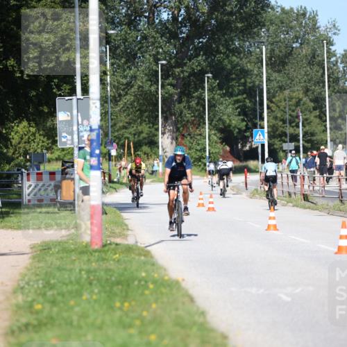 17.08.2025 - KN Förde Triathlon 2025 Yannick Fuchs http://msf.ph/oto/8624304 17.08.2025 11:28:00 Radfahren 264, 282, 297, 304, 320, 369, 626, 282, 319, 323, 382, 615, 618, 624, 627 meine-sportfotos.de