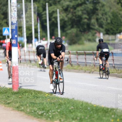 17.08.2025 - KN Förde Triathlon 2025 Yannick Fuchs http://msf.ph/oto/8624459 17.08.2025 11:32:00 Radfahren 272, 343, 355, 385, 390, 602, 280, 293, 339, 341, 343, 344, 385, 602, 634 meine-sportfotos.de