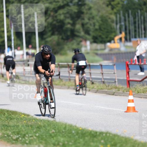 17.08.2025 - KN Förde Triathlon 2025 Yannick Fuchs http://msf.ph/oto/8624460 17.08.2025 11:32:00 Radfahren 272, 343, 355, 385, 390, 602, 280, 293, 339, 341, 343, 344, 385, 602, 634 meine-sportfotos.de