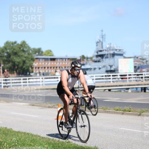 17.08.2025 - KN Förde Triathlon 2025 Yannick Fuchs http://msf.ph/oto/8624603 17.08.2025 11:33:39 Radfahren 293, 306, 343, 356, 371, 374, 389, 613, 638, 311, 329, 339, 341, 371, 633 meine-sportfotos.de