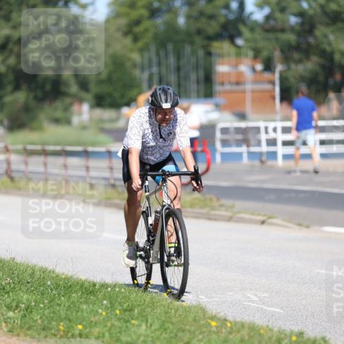 17.08.2025 - KN Förde Triathlon 2025 Yannick Fuchs http://msf.ph/oto/8624643 17.08.2025 11:34:28 Radfahren 300, 375, 632, 263, 291, 326, 367, 635 meine-sportfotos.de