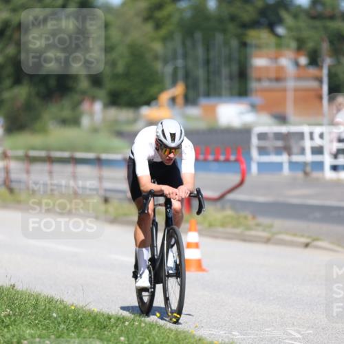 17.08.2025 - KN Förde Triathlon 2025 Yannick Fuchs http://msf.ph/oto/8624774 17.08.2025 11:36:03 Radfahren 300, 326, 352, 608, 612, 635, 368 meine-sportfotos.de