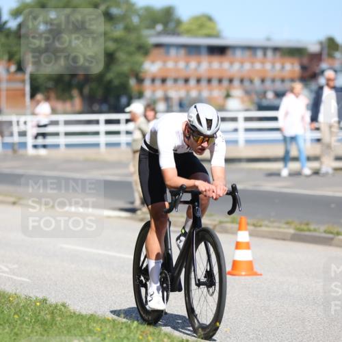 17.08.2025 - KN Förde Triathlon 2025 Yannick Fuchs http://msf.ph/oto/8624776 17.08.2025 11:36:04 Radfahren 300, 326, 352, 608, 612, 635, 368 meine-sportfotos.de
