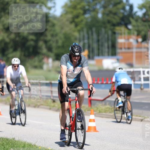 17.08.2025 - KN Förde Triathlon 2025 Yannick Fuchs http://msf.ph/oto/8624802 17.08.2025 11:36:16 Radfahren 309, 328, 367, 630, 639, 300, 326, 352, 612, 635 meine-sportfotos.de