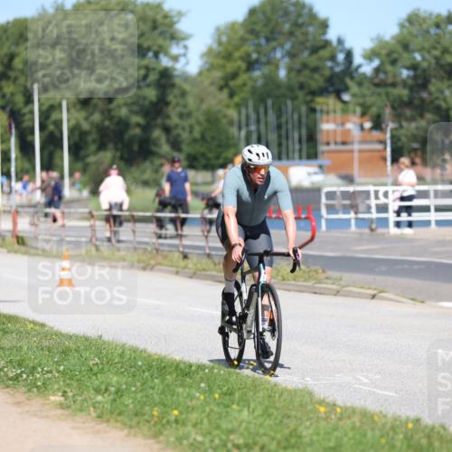 17.08.2025 - KN Förde Triathlon 2025 Yannick Fuchs http://msf.ph/oto/8624824 17.08.2025 11:36:29 Radfahren 285, 295, 297, 303, 351, 353, 354, 618, 621, 622, 643, 622, 639 meine-sportfotos.de