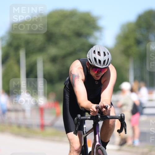 17.08.2025 - KN Förde Triathlon 2025 Yannick Fuchs http://msf.ph/oto/8624911 17.08.2025 11:37:34 Radfahren 308, 332, 368, 606, 636, 332, 377, 380, 614 meine-sportfotos.de