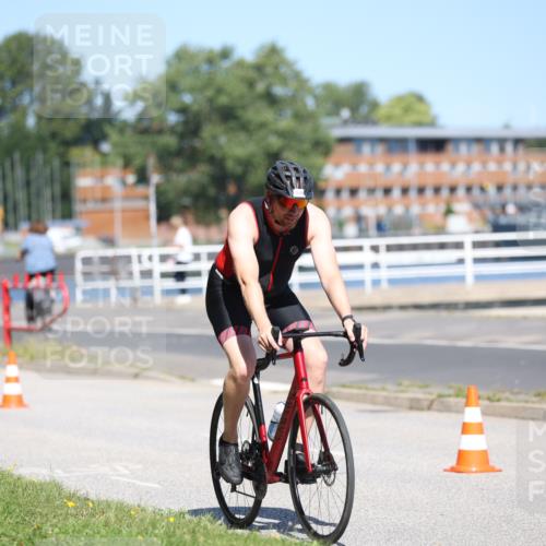 17.08.2025 - KN Förde Triathlon 2025 Yannick Fuchs http://msf.ph/oto/8624961 17.08.2025 11:40:28 Radfahren 304, 316, 335, 605, 620, 331, 340 meine-sportfotos.de